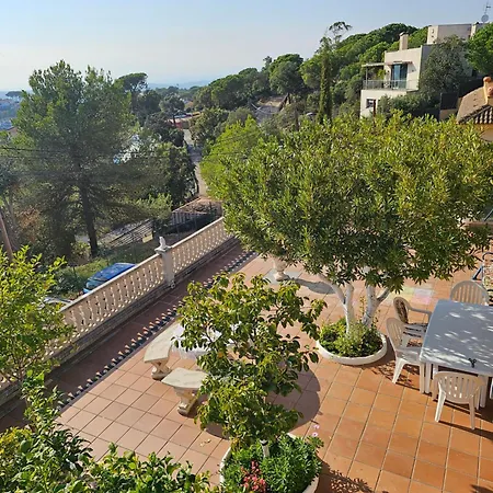 Apartment Mit Bergblickterrasse Bei Lloret De Mar *