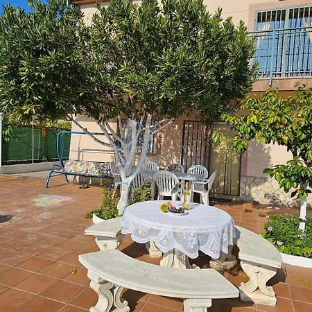 Apartment Mit Bergblickterrasse Bei Lloret De Mar